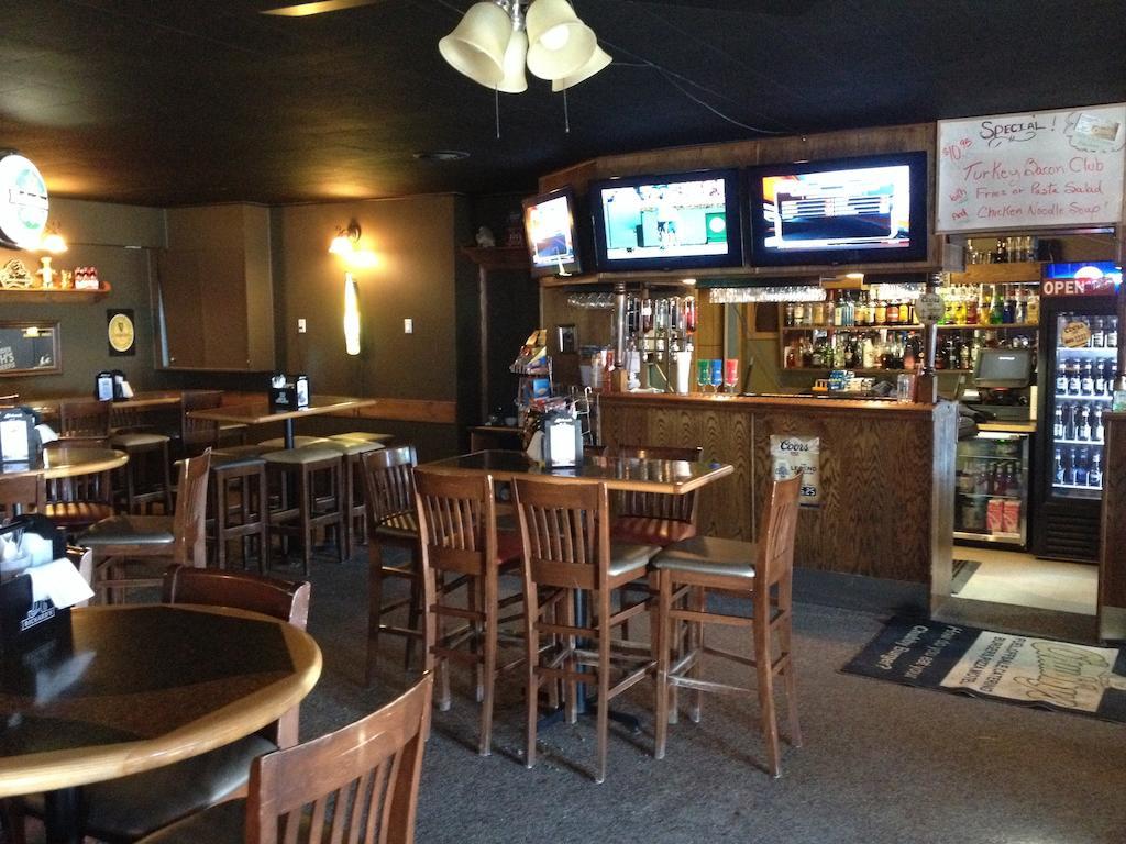 Belle Plaine Chubby'S Bar & Motel المظهر الخارجي الصورة